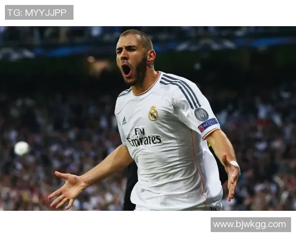 佳得乐携手足球传奇梅西与C罗共谱绿茵辉煌，激励全球球迷热情无限