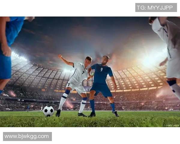 绿茵岁月里那些闪耀时刻与经典足球巨星温情合影